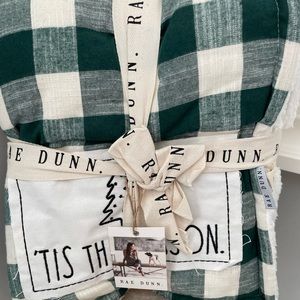 Rae Dunn sherpa TIS THE SEASON throw.